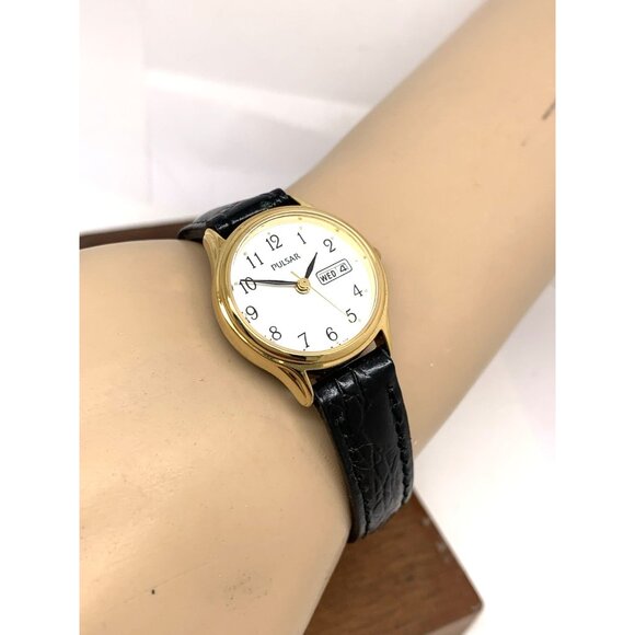 Pulsar Women's Watch VX83-X002 Vintage Quartz White Dial Day Date Black Leather - Picture 5 of 13